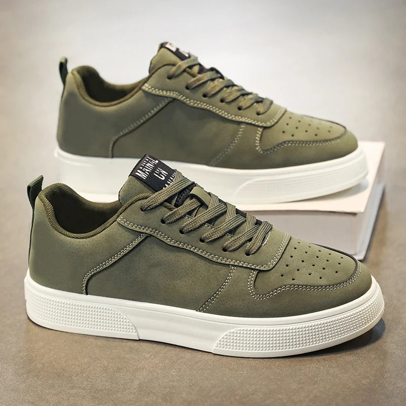 1 pair Sports Casual Skateboarding Shoes Comfortable and Fashionable,