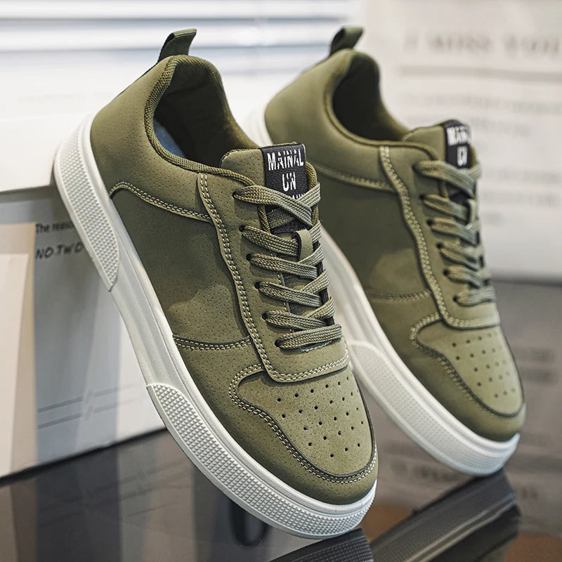 1 pair Sports Casual Skateboarding Shoes Comfortable and Fashionable,