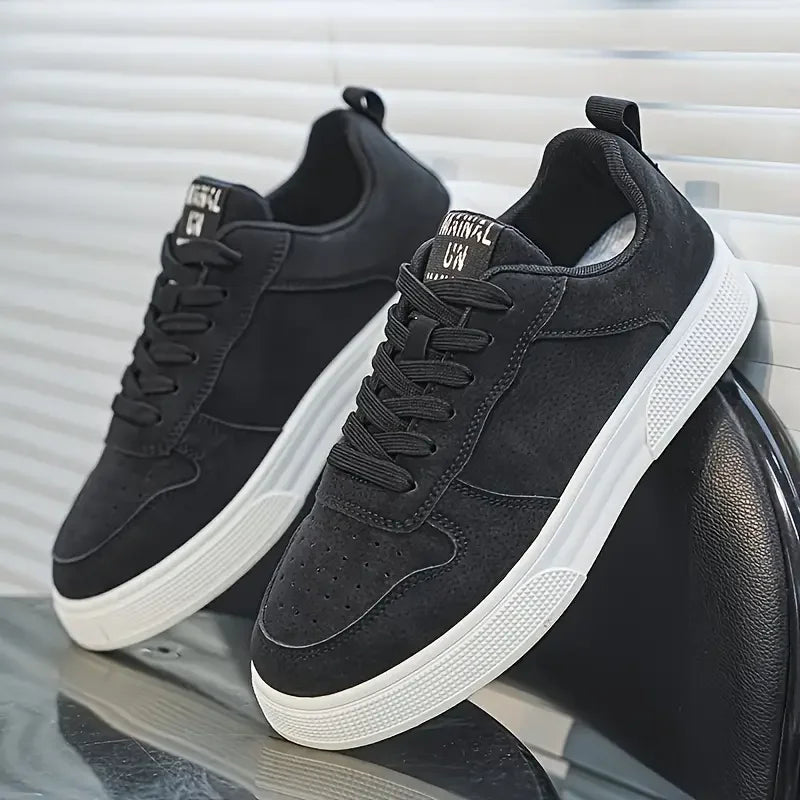 1 pair Sports Casual Skateboarding Shoes Comfortable and Fashionable,