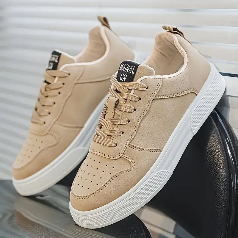 1 pair Sports Casual Skateboarding Shoes Comfortable and Fashionable,